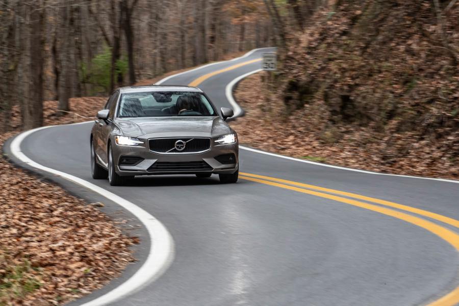  Volvo S60 T5 Momentum 2018 года  (NA) (фото 31 из 41)